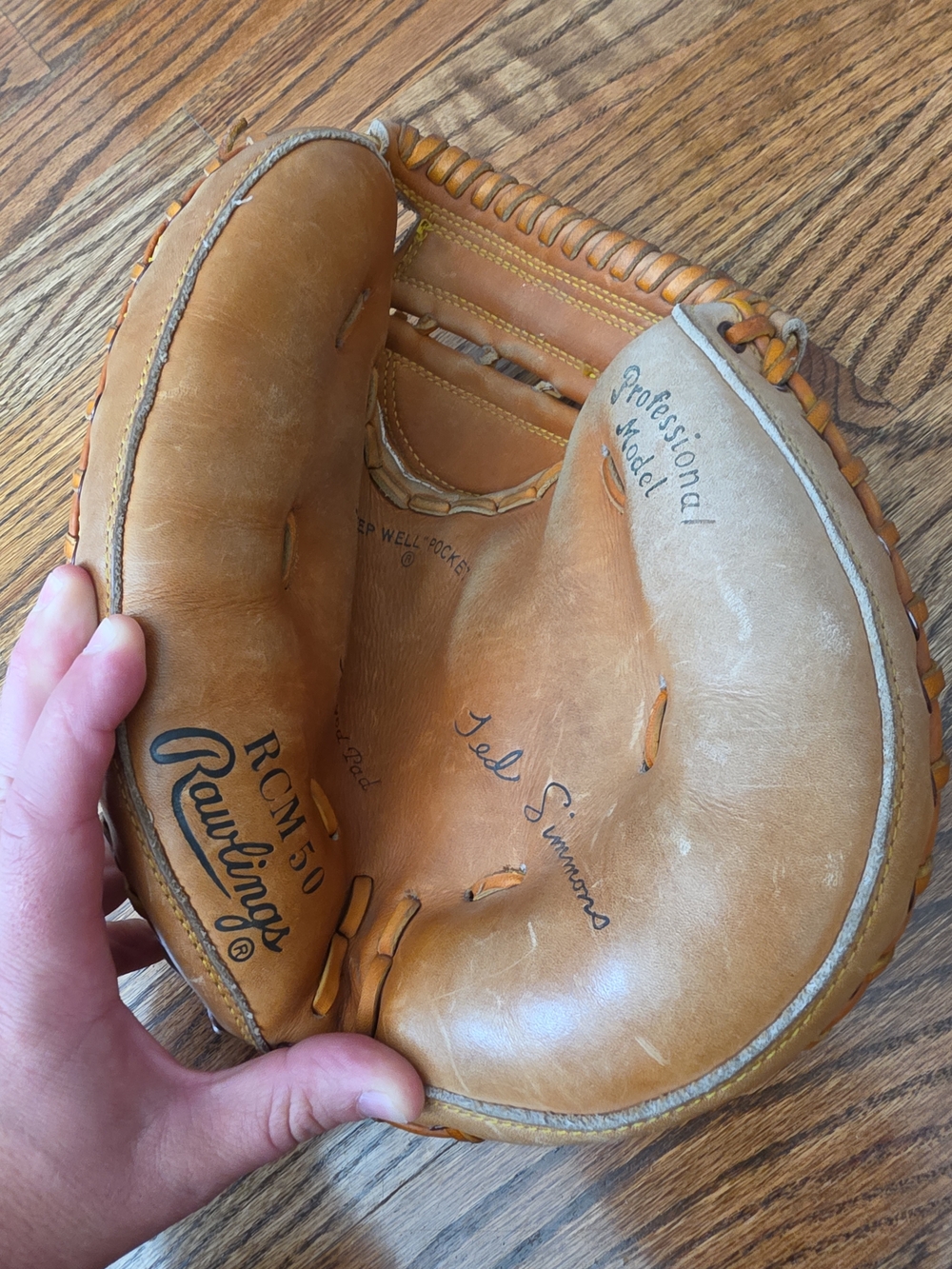 Rawlings RCM50 Vintage Tan Leather Catchers Mitt